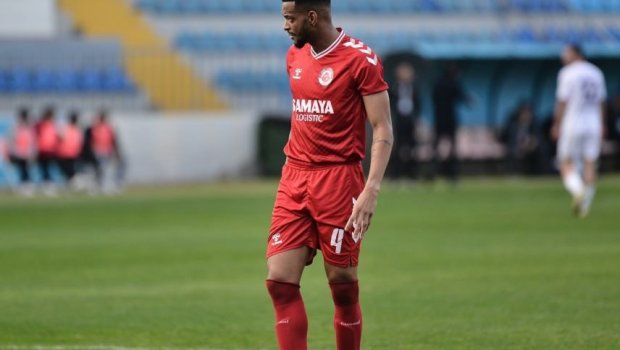 “Araz Naxçıvan” legionerini saxlamaq istəyir