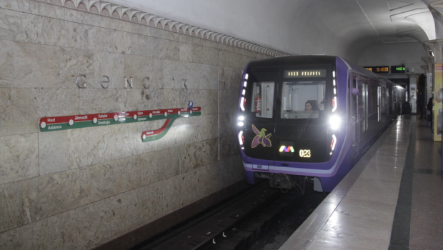 Metroda yenə GECİKMƏ: İnterval YEDDİ DƏQİQƏNİ keçdi - FOTO