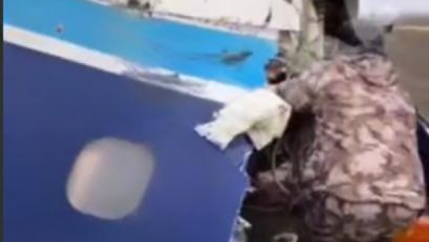 Təyyarə qəzasından sağ qalanların çıxarılma görüntüləri &ndash; ANBAAN VİDEO