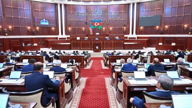 Parlamentdə ilin son iclası - Gündəlikdə 9 məsələ var