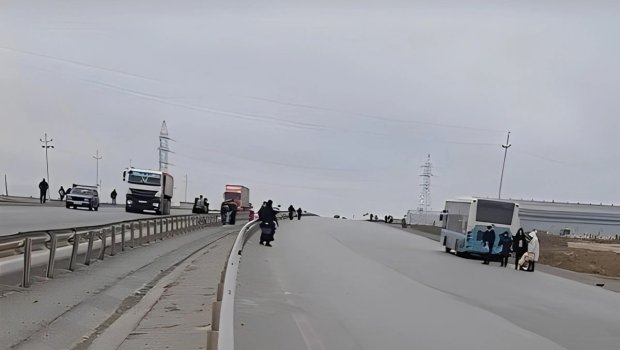 Sumqayıt sakinləri: "Köhnə avtobuslar sıradan çıxır, küçələrdə qalmışıq" - VİDEO