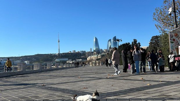Yeni ilin ilk günündə Bakıdan FOTOLAR PAYLAŞDI
