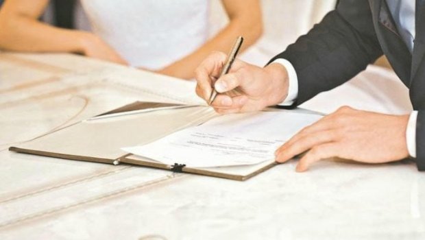 Evlənmək istəyənlərə YENİ XƏBƏR &ndash; Nikah müqaviləsinin bağlanması məcburi olacaq?