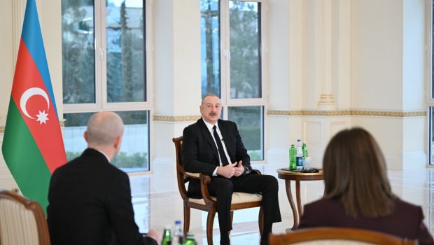 İlham Əliyev: “Azərbaycanın D-8-ə qəbul edilməsi ölkəmizin nüfuzunu göstərir” - VİDEO
