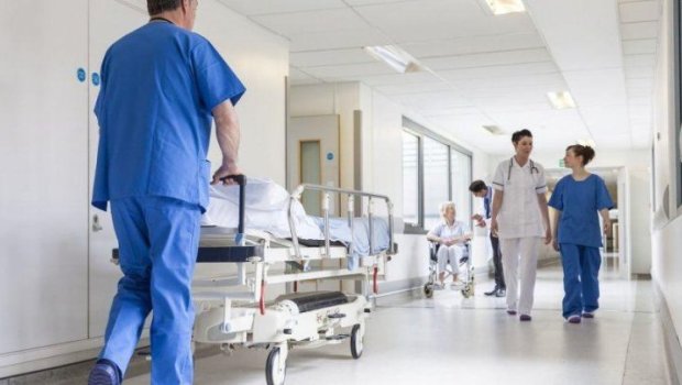 Məşhur klinikanın rəhbəri öldü - FOTO
