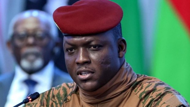 Burkina-Fasonun prezidenti Makronu ittiham etdi: "Onun nəzərində biz insan deyilik" - VİDEO
