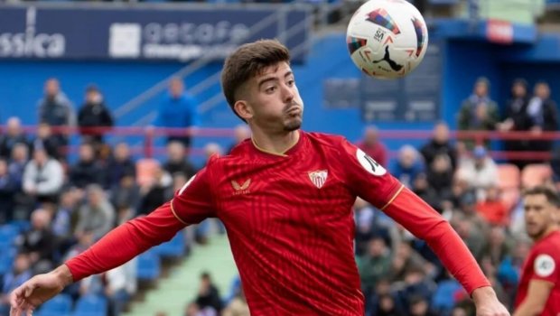 Tanınmış futbolçu TUTULDU