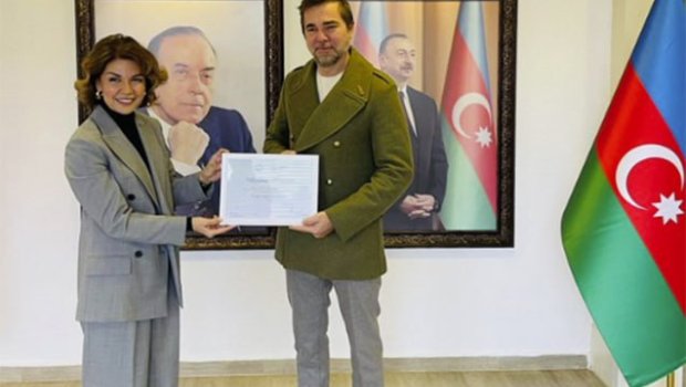 İlham Əliyevin təltif etdiyi &ldquo;Təşəkkürnamə&rdquo; türkiyəli aktyora təqdim edildi - FOTO