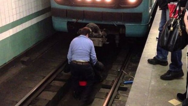 Ötən il metroda stansiya yoluna düşən 2 nəfər HƏYATINI İTİRİB