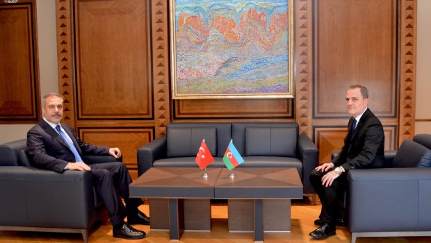 Azərbaycan və Türkiyə XİN başçılarının təkbətək görüşü başlayıb - FOTO