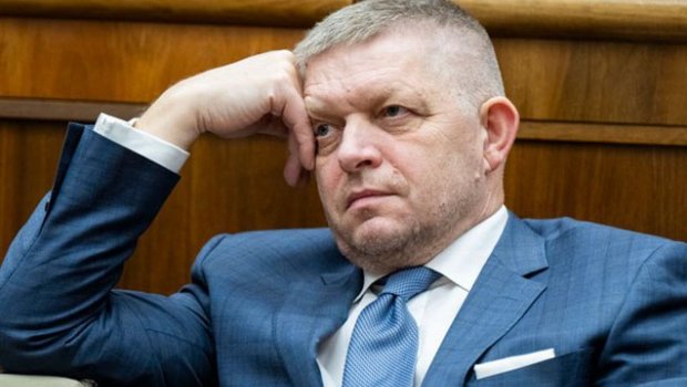 Fiko: “Baş nazirəm, Ukraynanın xidmətçisi yox”