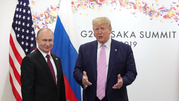 Tramp Putinlə telefon zəngi təşkil etmək üçün köməkçilərinə TAPŞIRIQ VERDİ