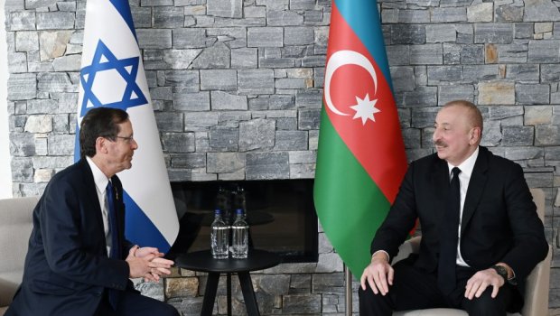 İlham Əliyev İsxak Hersoqla ikitərəfli münasibətlərin inkişafını MÜZAKİRƏ ETDİ - FOTO/VİDEO