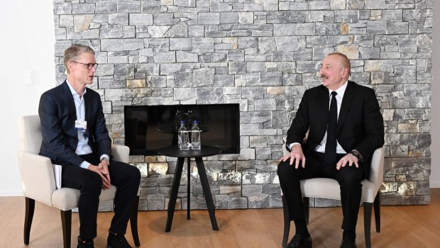 İlham Əliyev Davosda &ldquo;Carlsberg Group&rdquo; şirkətinin Baş icraçı direktoru ilə görüşüb - FOTO/VİDEO