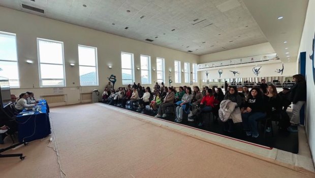 Gimnastika məktəbinin kollektivi valideynlərlə görüşdü &ndash; FOTO
