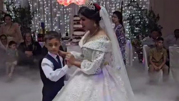Ana 8 yaşlı oğlunu 13 yaşlı qızla EVLƏNDİRDİ – VİDEO