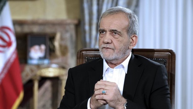 Pezeşkian: “Ölkənin problemlərini həll edə biləcək insanları axtarırıq”