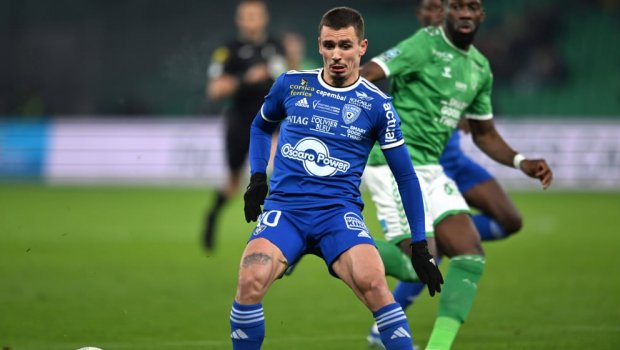 “Qarabağ”ın transfer etmək istədiyi hücumçu Yunanıstana GETDİ