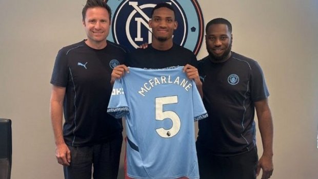 “Mançester Siti” müdafiəçi transfer etdi