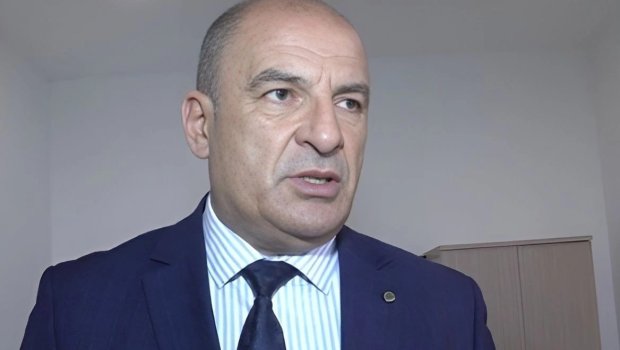 Qalmaqallı direktorun ayağına elektron qandal bağlandı