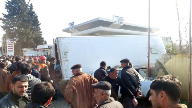 Lənkəranda sərnişin avtobusu aşdı: Xəsarət alanlar var - FOTO