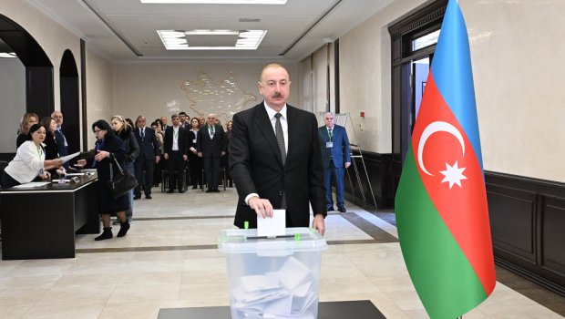 İlham Əliyev səs verdi - FOTO/VİDEO