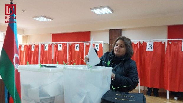 Bu məntəqədə səs verənlərin sayı 100-ü ÖTDÜ &ndash; FOTO