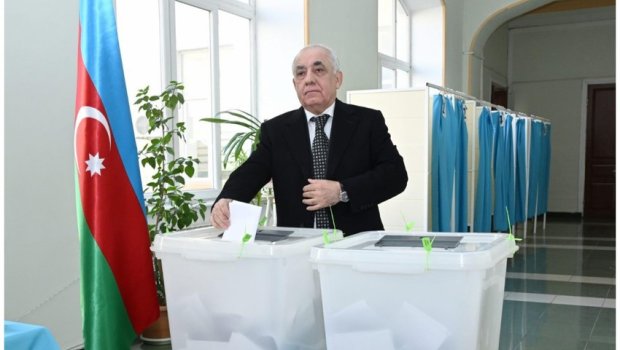 Əli Əsədov səs verdi &ndash; FOTO