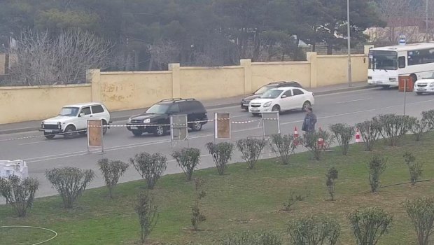 Babək prospektində bağlanan yol AÇILDI