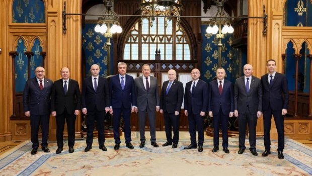 Lavrov MDB ölkələrinin səfirlərini QƏBUL ETDİ