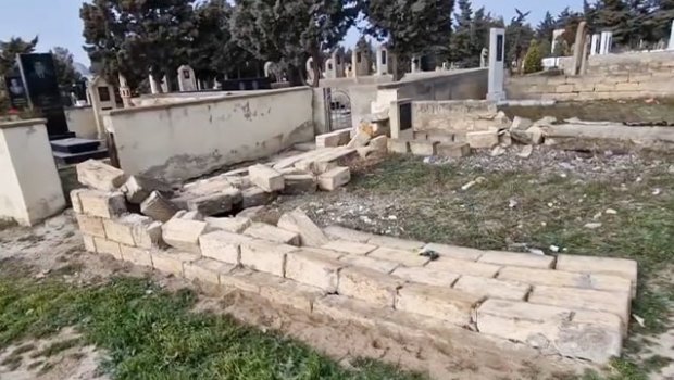 Saray qəbiristanlığında məzarların hasarları dağıdıldı - VİDEO