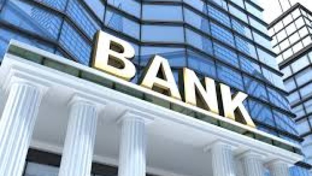 Azərbaycanda iki bankın vəzifəli şəxsi cərimələndi