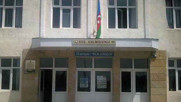 Kürdəmir məktəbində bıçaqlanan şagirdin ATASI &ndash; &ldquo;Məktəbdə uşağı qan içində gördüm&rdquo; - FOTO