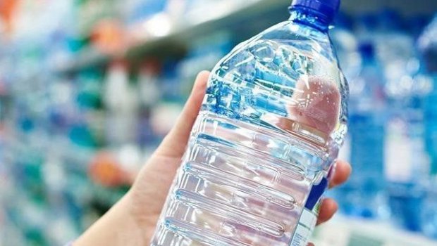 Məşhur su markasına qarşı iddia: "Xərçəng yaradır"
