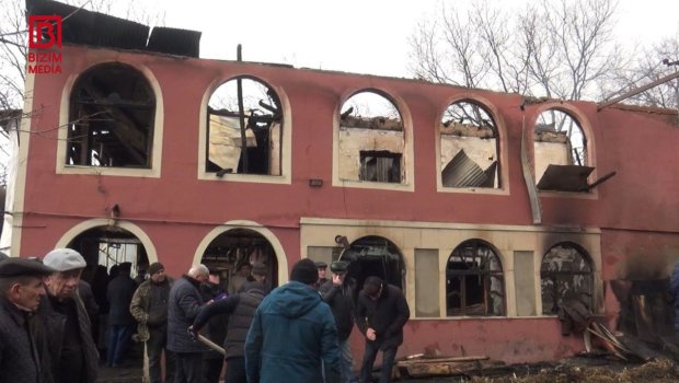 Evindən və qoyun-quzusundan olan Şəki sakini 100 min manatdan çox ZİYANA düşüb &ndash; FOTO