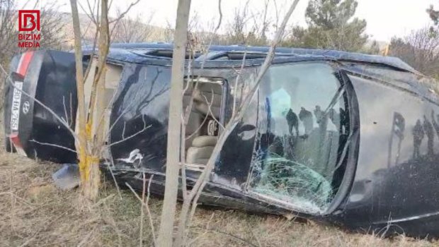 Qobustanda avtomobil AŞIB &ndash; Ölən və yaralananlar var &ndash; FOTO