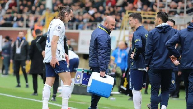 “Fənərbağça” daha iki futbolçusunu itirdi