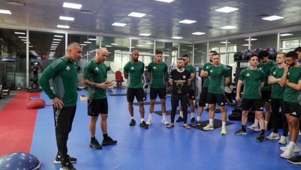 Almeyda komanda ilə vidalaşarkən göz yaşlarını tökdü - FOTO