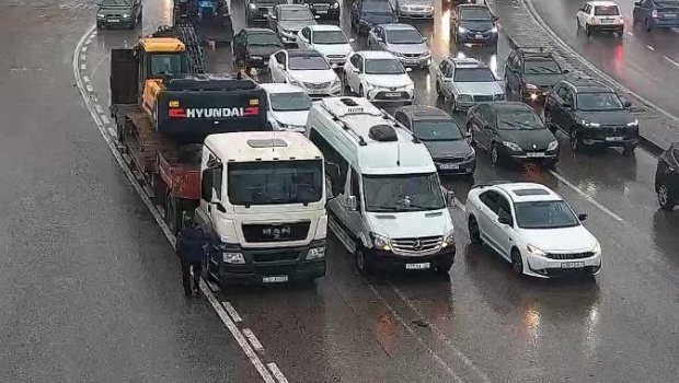 Yağışlı havada Bakıda qeydə alınan QƏZALAR &ndash; FOTO