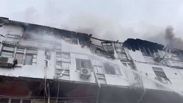 Beşmərtəbəli binadakı yanğın belə SÖNDÜRÜLDÜ &ndash; VİDEO/YENİLƏNİB