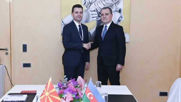 Ceyhun Bayramov Münxendə Şimali Makedoniyalı həmkarı ilə görüşdü