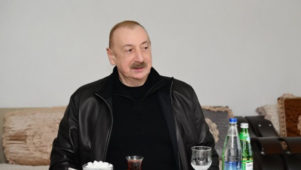 Prezident: &ldquo;Mən ancaq bu baldan yeyirəm&rdquo; - VİDEO