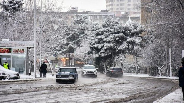 Sürücülərə XƏBƏRDARLIQ: Bu şəxslər hərəkətə mane olurlar