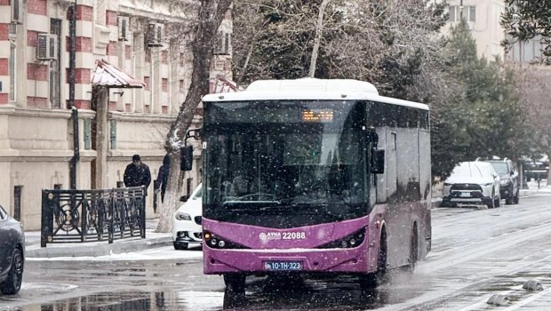 Sərnişinlərin NƏZƏRİNƏ! Bakıda avtobuslar bu saatadək fəaliyyət göstərəcək