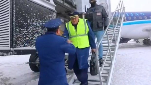 AZAL-ın kapitanı son uçuşunu etdi &ndash; VİDEO