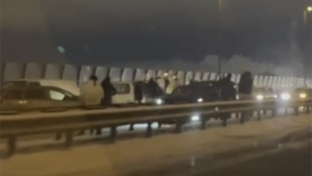 Aeroport yolunda zəncirvari qəza oldu - VİDEO