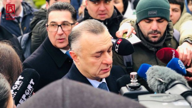 Teymur Musayev: &ldquo;Kimsə mətbəxdə diş çəkdirirsə, nazirlik buna heç nə edə bilməz&rdquo; - VİDEO