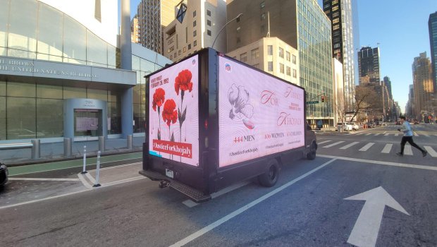 BMT binası qarşısında Xocalı faciəsi ilə bağlı informasiya kampaniyası KEÇİRİLDİ - FOTO