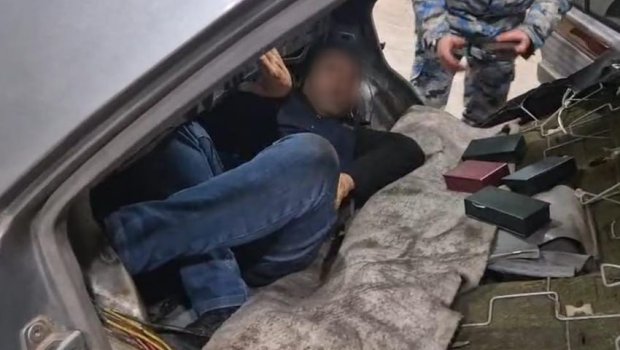 &ldquo;Baqaj&rdquo;da gizlənərək Naxçıvandan Türkiyəyə qaçmaq istədi - FOTO