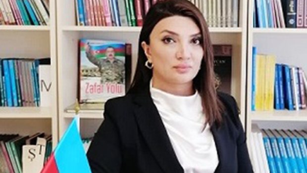 Direktor müəllimləri ona verilən hədiyyəyə görə təhqir etdi - VİDEO